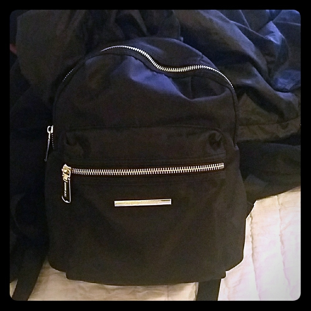 Mini Backpack [STEVE MADDEN] USED. LOOKS NEW 👌